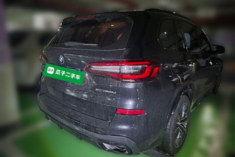 Used BMW X5 2022 xDrive 30Li Luxury M Sport Package Rear Right 45 Deg