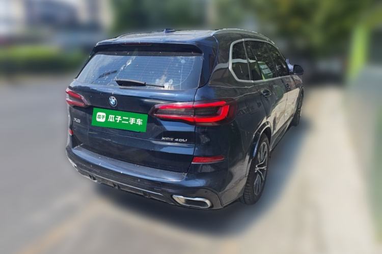 Used BMW X5 2022 xDrive 30Li Luxury M Sport Package Rear Right 45 Deg