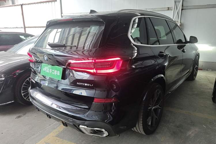 Used BMW X5 2022 Restyled xDrive 40Li M Sport Package Rear Right 45 Deg
