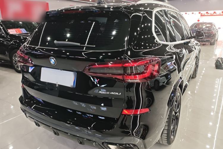 Used BMW X5 2022 xDrive 40Li Luxury Edition M Sport Package Rear Right 45 Deg
