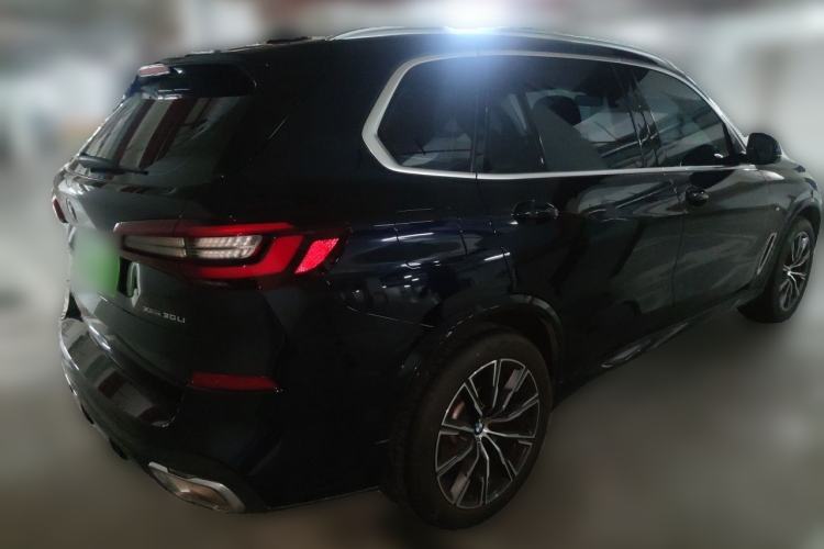 Used BMW X5 2022 Restyled xDrive 30Li Luxury Version M Sport Package Rear Right 45 Deg
