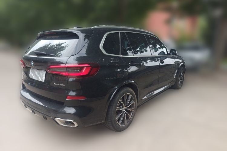 Used BMW X5 2022 Restyled xDrive 30Li Luxury Version M Sport Package Rear Right 45 Deg