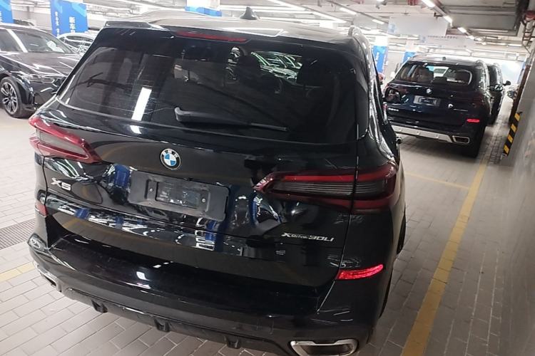 Used BMW X5 2022 Restyled xDrive 30Li Luxury Version M Sport Package Rear Right 45 Deg