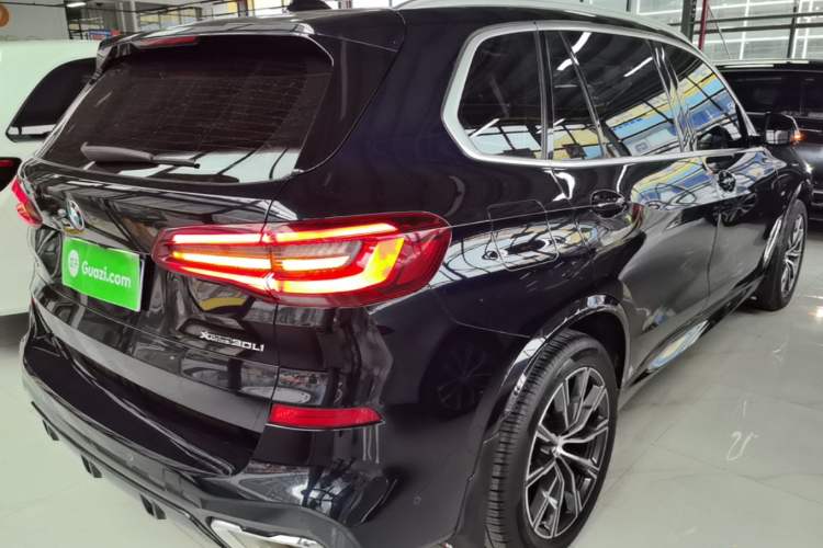 Used BMW X5 2022 Restyled xDrive 30Li Luxury Version M Sport Package Rear Right 45 Deg