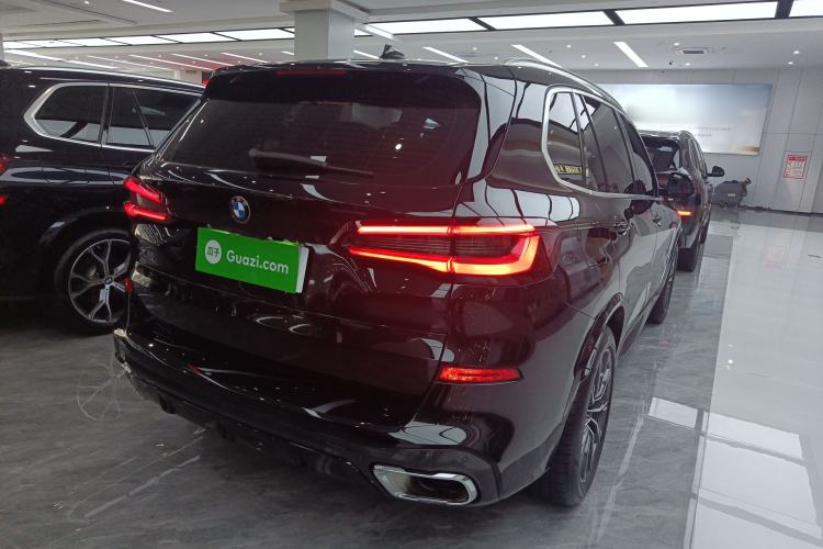 Used BMW X5 2022 Restyled xDrive 30Li Luxury Version M Sport Package Rear Right 45 Deg