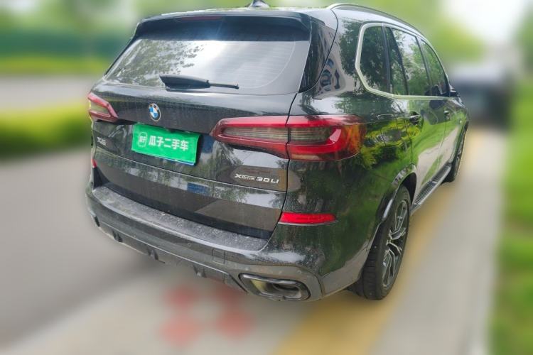 Used BMW X5 2022 xDrive 30Li M Sport Package Rear Right 45 Deg