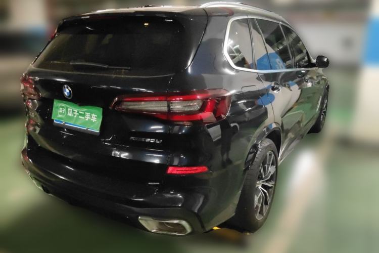 Used BMW X5 2022 xDrive 30Li Luxury M Sport Package Rear Right 45 Deg