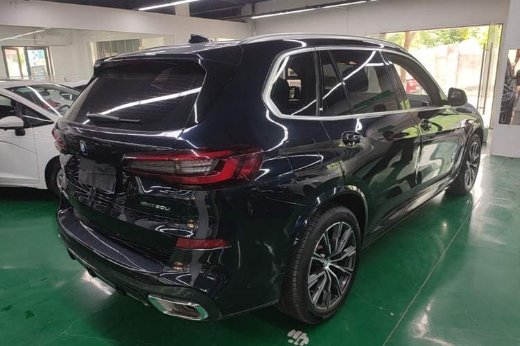 Used BMW X5 2022 Restyled xDrive 30Li Luxury Version M Sport Package Rear Right 45 Deg