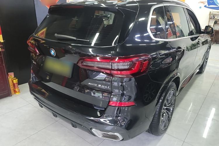 Used BMW X5 2022 Restyled xDrive 30Li M Sport Package Rear Right 45 Deg