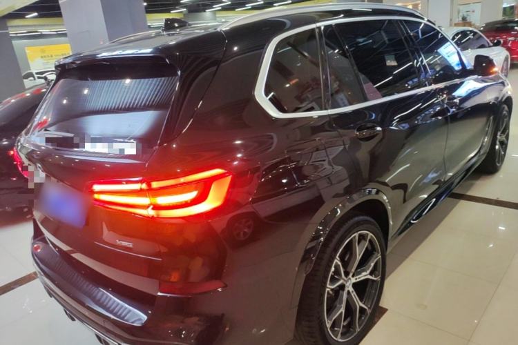 Used BMW X5 2022 Restyled xDrive 40Li M Sport Package Rear Right 45 Deg