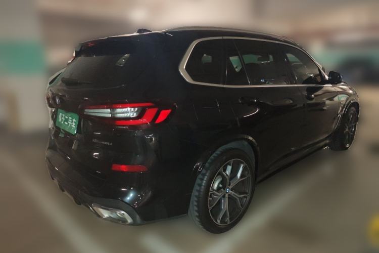 Used BMW X5 2022 xDrive 40Li M Sport Package Rear Right 45 Deg