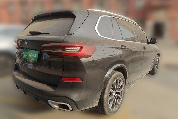Used BMW X5 2022 xDrive 30Li M Sport Package Rear Right 45 Deg
