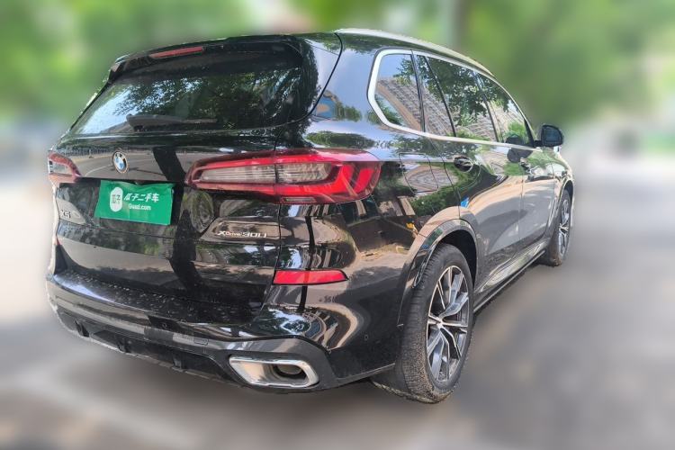Used BMW X5 2022 xDrive 30Li M Sport Package Rear Right 45 Deg