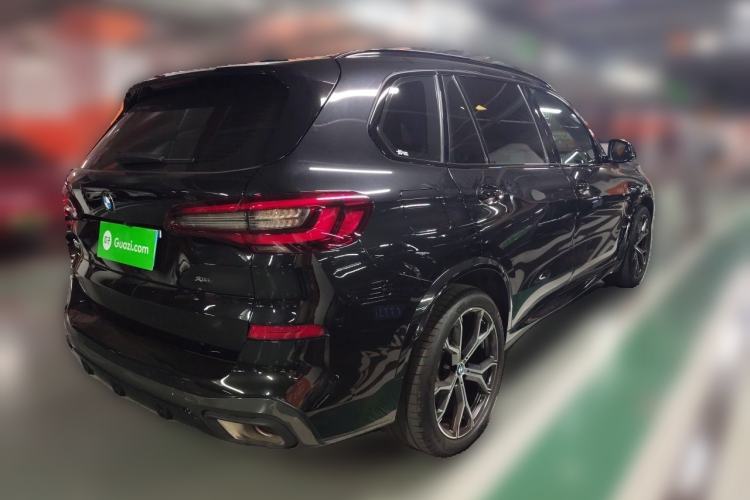 Used BMW X5 2022 xDrive 40Li M Sport Package Rear Right 45 Deg