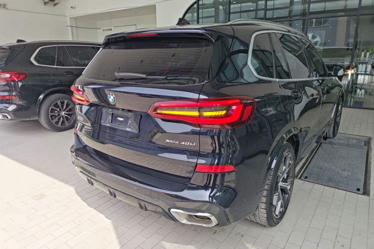 Used BMW X5 2022 Restyled xDrive 40Li M Sport Package Rear Right 45 Deg