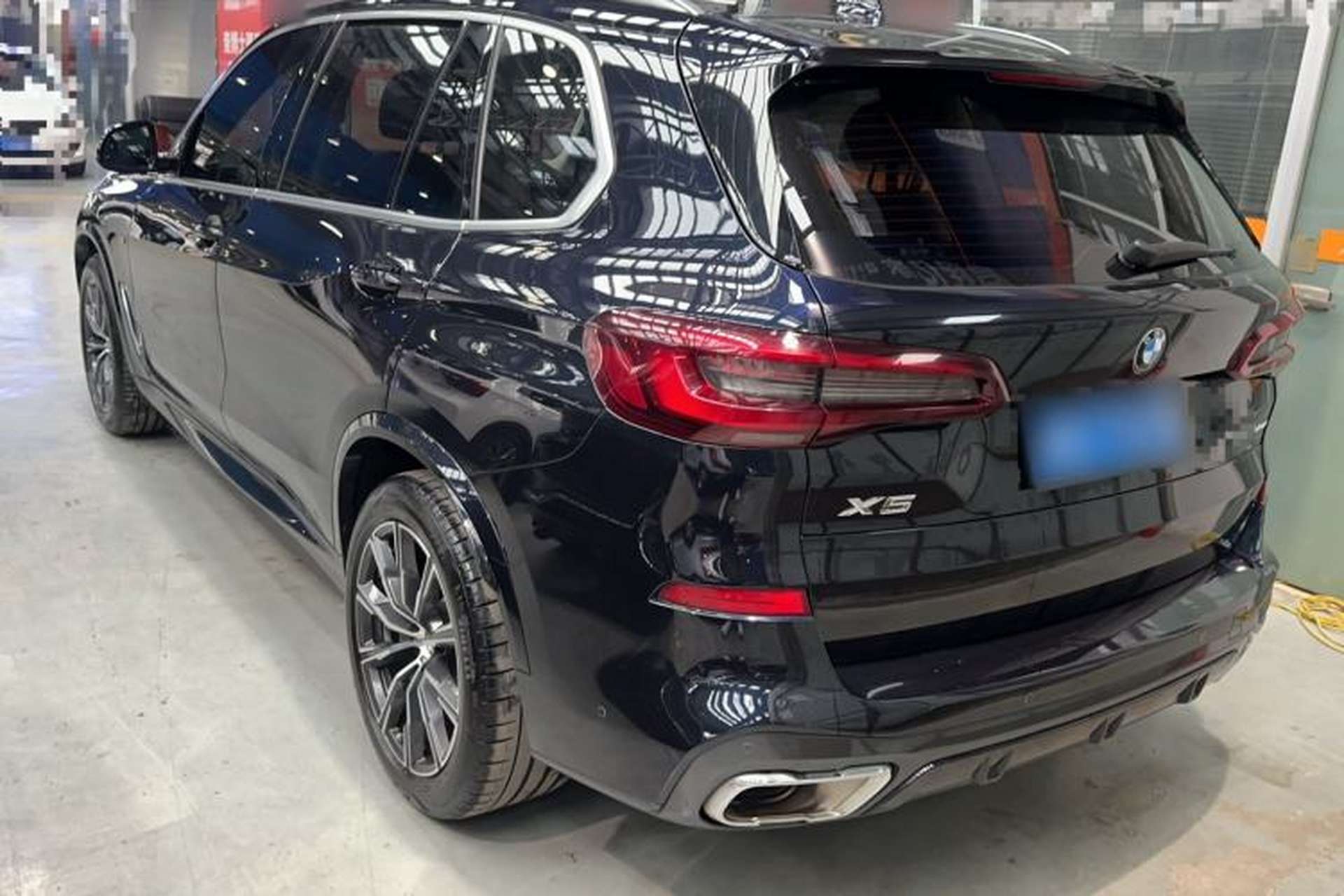 Used BMW X5 2022 Restyled xDrive 30Li Luxury Version M Sport Package Rear Right 45 Deg