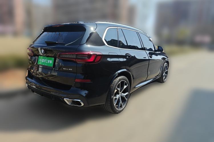 Used BMW X5 2022 xDrive 40Li M Sport Package Rear Right 45 Deg