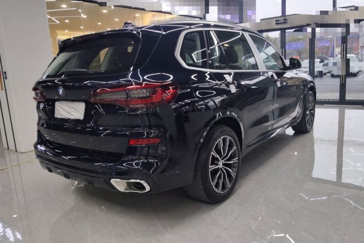 Used BMW X5 2022 Restyled xDrive 30Li Luxury Version M Sport Package Rear Right 45 Deg