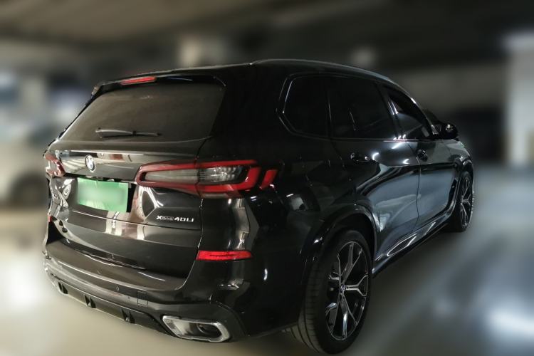 Used BMW X5 2022 xDrive 40Li M Sport Package Rear Right 45 Deg