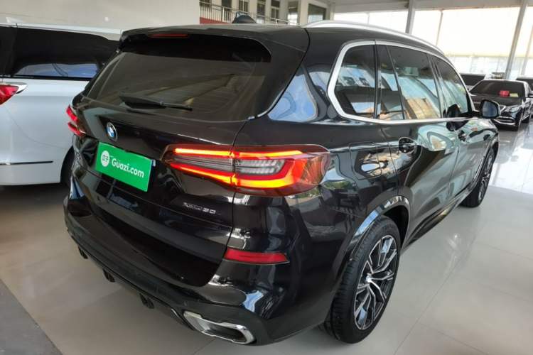 Used BMW X5 2022 Restyled xDrive 30Li Luxury Version M Sport Package Rear Right 45 Deg