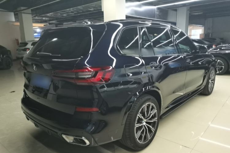Used BMW X5 2022 Restyled xDrive 30Li Luxury Version M Sport Package Rear Right 45 Deg