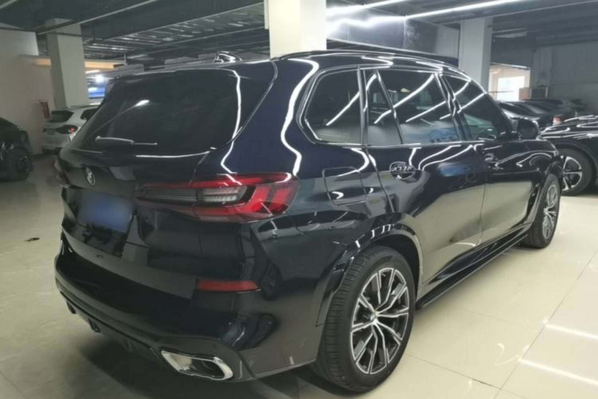 Used BMW X5 2022 Restyled xDrive 30Li Luxury Version M Sport Package Rear Right 45 Deg