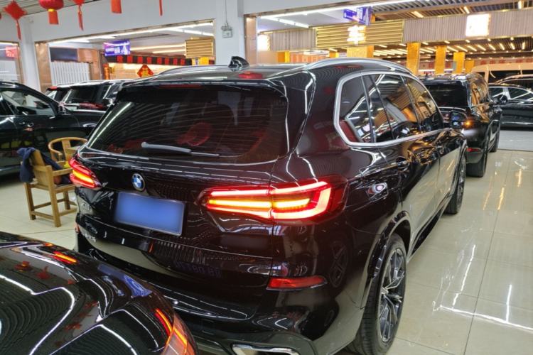 Used BMW X5 2022 Restyled xDrive 30Li Luxury Version M Sport Package Rear Right 45 Deg