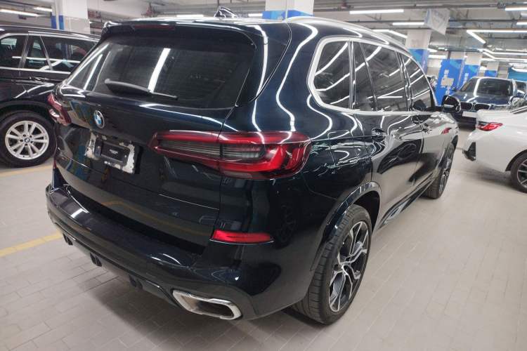 Used BMW X5 2022 Restyled xDrive 40Li Luxury Edition M Sport Package Rear Right 45 Deg