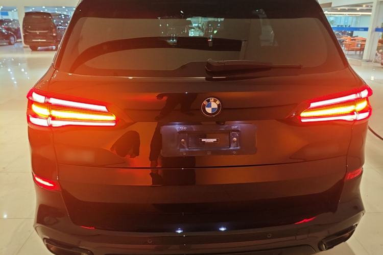 Used BMW X5 2022 xDrive 40Li M Sport Package Rear