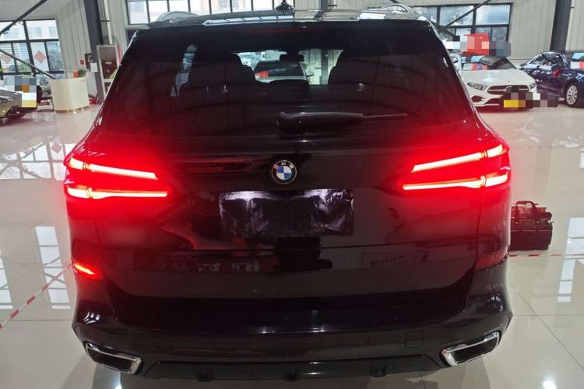 Used BMW X5 2022 xDrive 30Li Luxury M Sport Package Rear