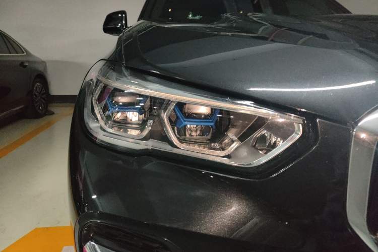 Used BMW X5 2022 Restyled xDrive 40Li M Sport Package Right Front Headlight