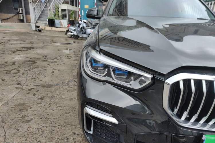Used BMW X5 2022 Restyled xDrive 30Li Luxury Version M Sport Package Right Front Headlight