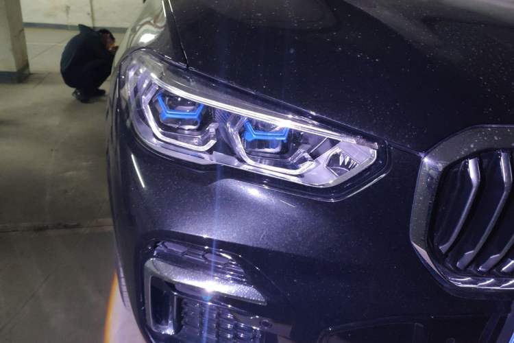 Used BMW X5 2022 Restyled xDrive 30Li Luxury Version M Sport Package Right Front Headlight