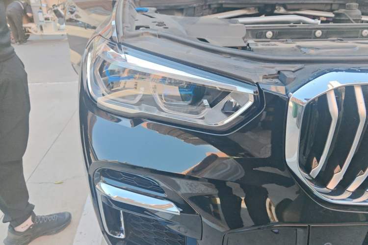 Used BMW X5 2022 xDrive 40Li M Sport Package Right Front Headlight