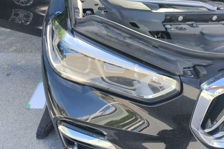 Used BMW X5 2022 Restyled xDrive 30Li Luxury Version M Sport Package Right Front Headlight
