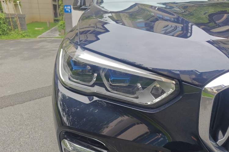 Used BMW X5 2022 xDrive 40Li M Sport Package Right Front Headlight