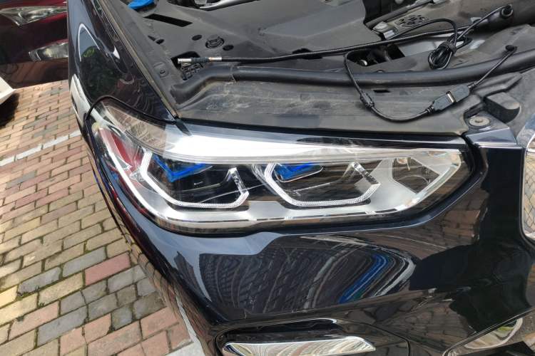 Used BMW X5 2022 xDrive 30Li Luxury M Sport Package Right Front Headlight