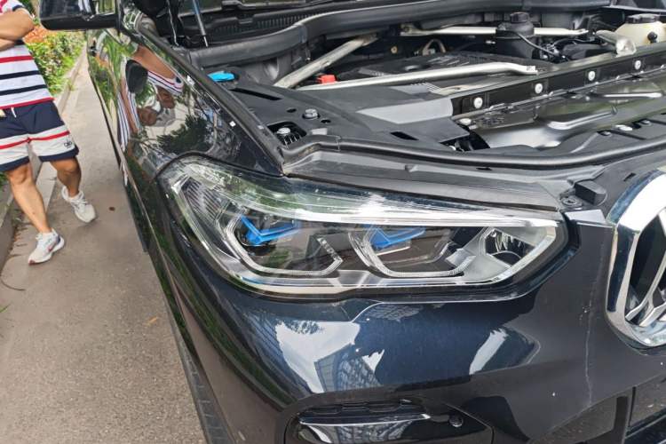 Used BMW X5 2022 xDrive40i M Sport Package Right Front Headlight