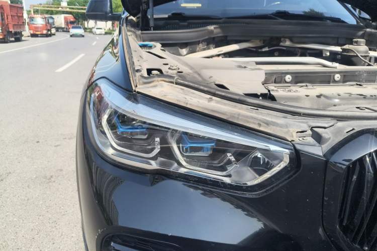 Used BMW X5 2022 xDrive 40Li M Sport Package Right Front Headlight