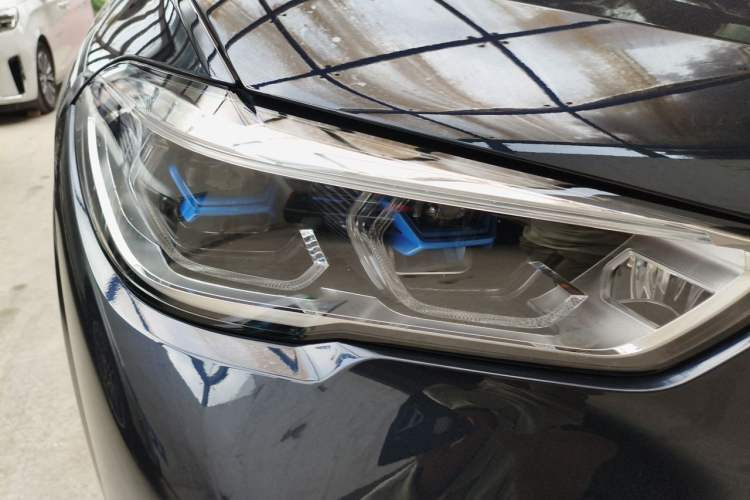 Used BMW X5 2022 Restyled xDrive 30Li Luxury Version M Sport Package Right Front Headlight