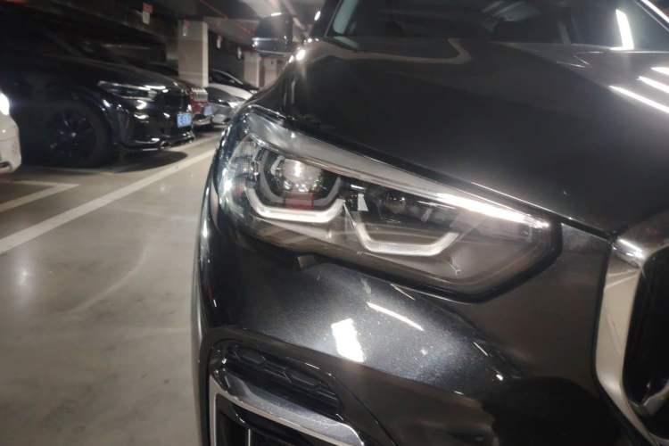 Used BMW X5 2022 xDrive 30Li M Sport Package Right Front Headlight