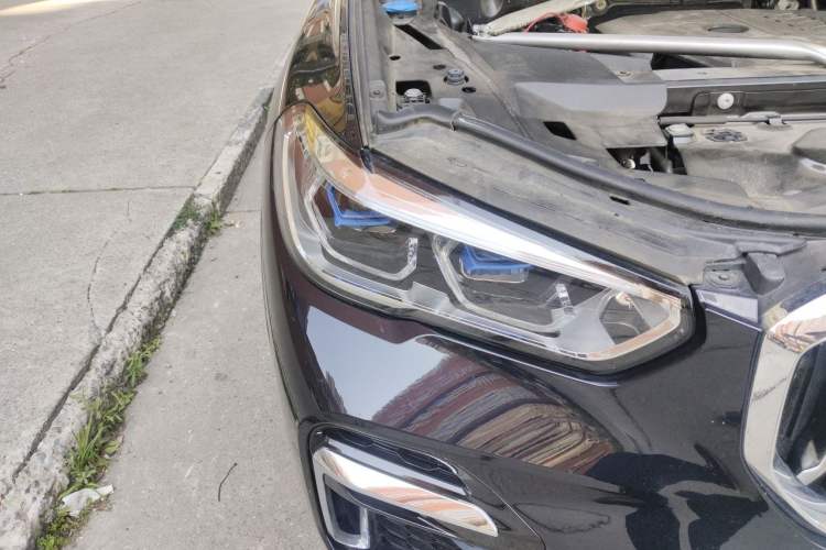 Used BMW X5 2022 xDrive 30Li M Sport Package Right Front Headlight