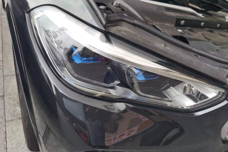 Used BMW X5 2022 xDrive 40Li Luxury Edition M Sport Package Right Front Headlight