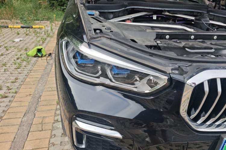 Used BMW X5 2022 xDrive 40Li Luxury Edition M Sport Package Right Front Headlight