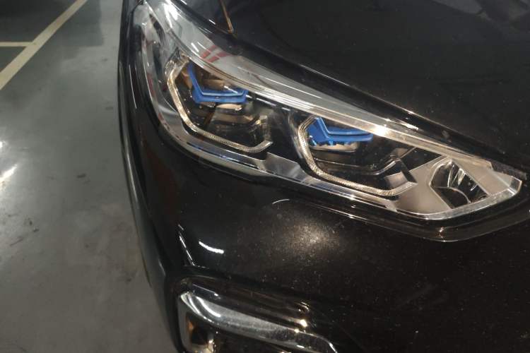 Used BMW X5 2022 Restyled xDrive 30Li Luxury Version M Sport Package Right Front Headlight
