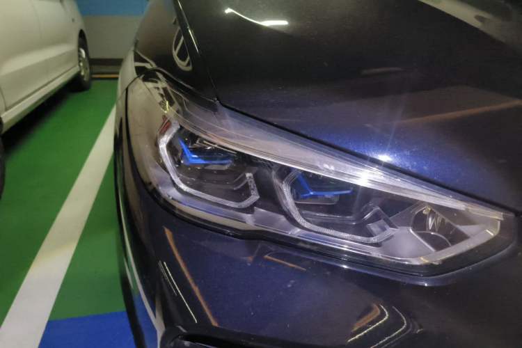 Used BMW X5 2022 Restyled xDrive 40Li M Sport Package Right Front Headlight