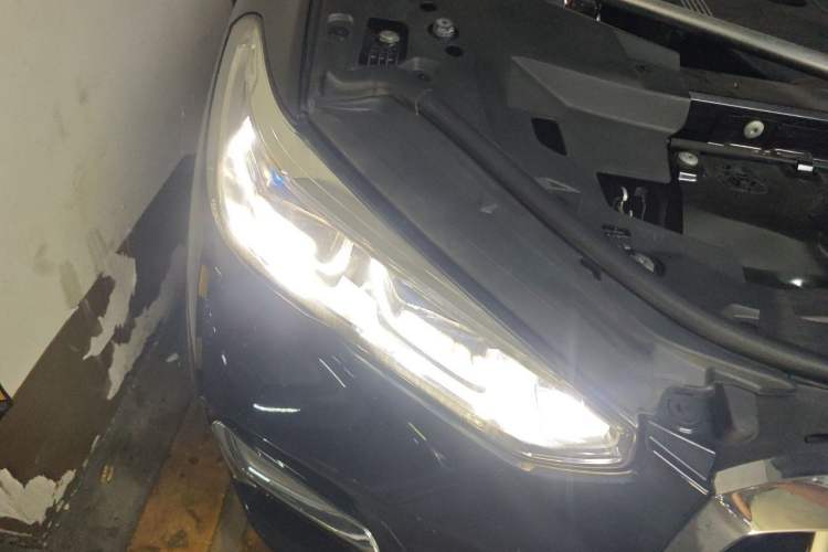 Used BMW X5 2022 Restyled xDrive 30Li Luxury Version M Sport Package Right Front Headlight