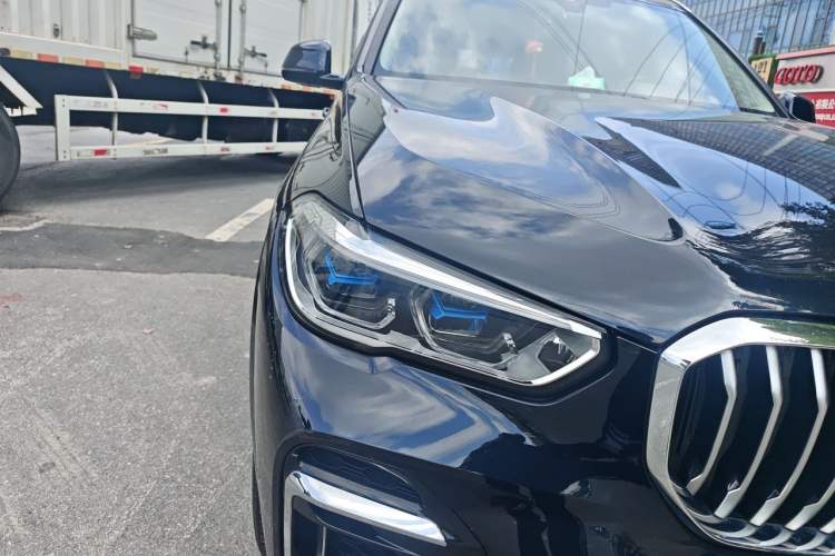 Used BMW X5 2022 Restyled xDrive 30Li Luxury Version M Sport Package Right Front Headlight