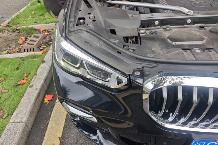 Used BMW X5 2022 xDrive 40Li M Sport Package Right Front Headlight