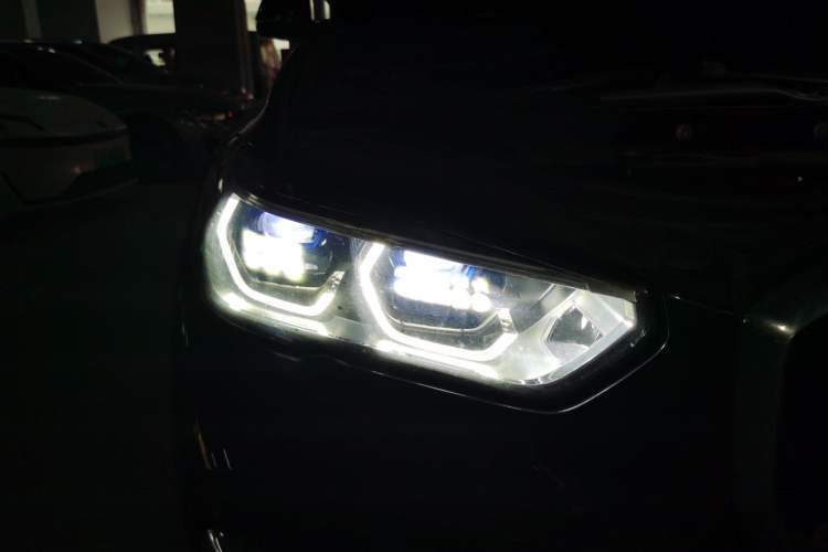 Used BMW X5 2022 Restyled xDrive 40Li M Sport Package Right Front Headlight